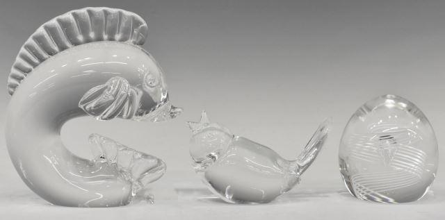 (3) STEUBEN ART GLASS FIGURES & PAPERWEIGHT (1 of 4)