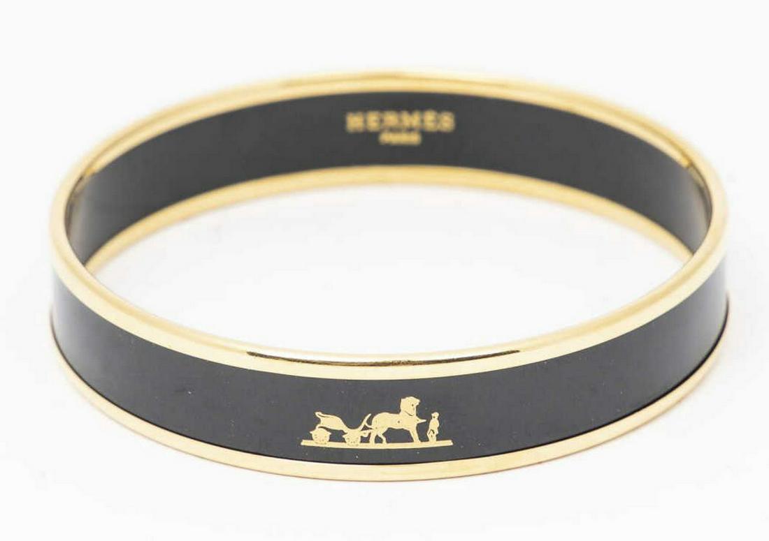 HERMES 'CALECHE' NARROW ENAMELED BANGLE BRACELET (1 of 3)