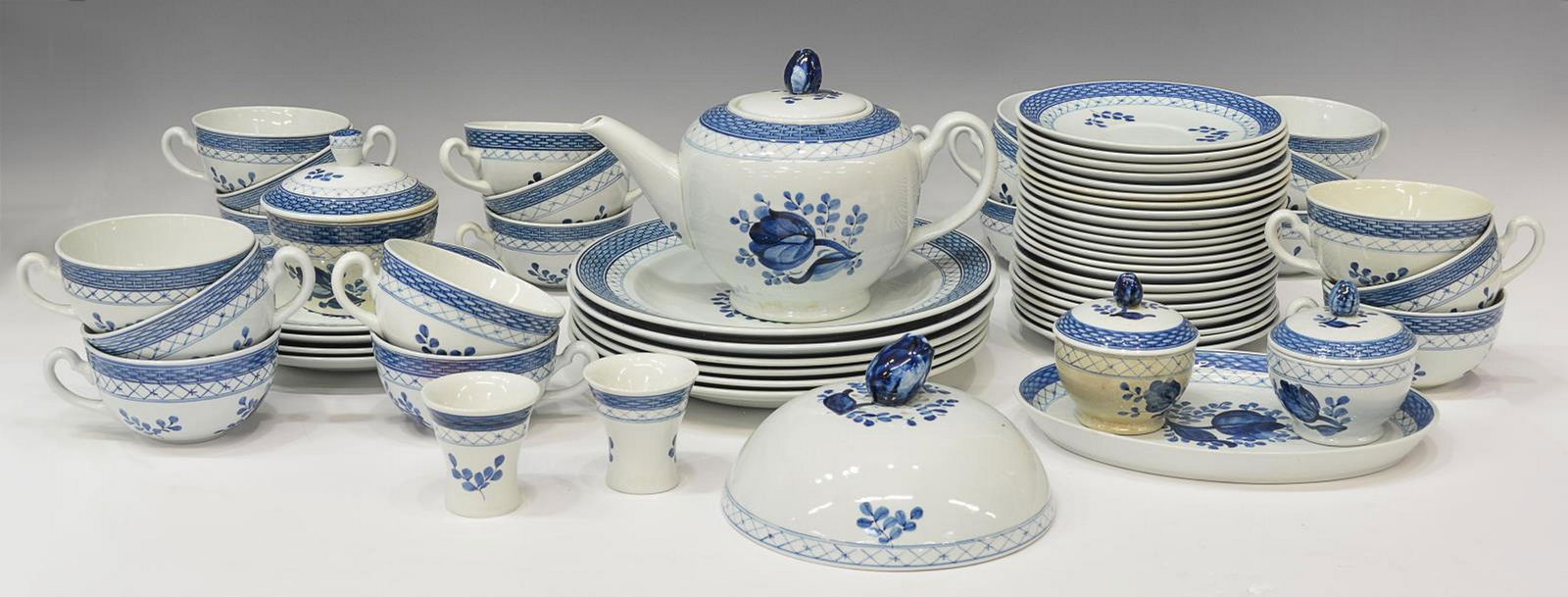 (63) ROYAL COPENHAGEN 'TRANQUEBAR BLUE' SERVICE (1 of 6)