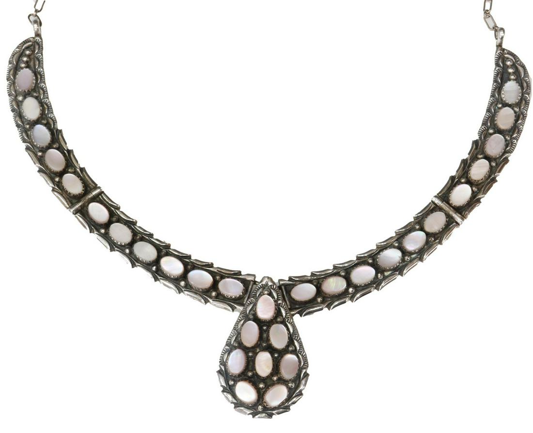 SARAH CHEE NAVAJO STERLING MOP COLLAR NECKACE (1 of 4)