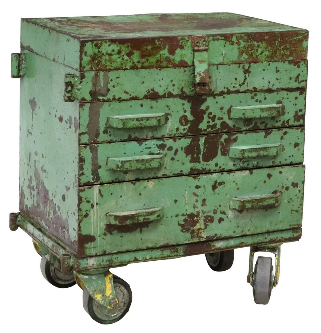 INDUSTRIAL MACHINISTS STEEL TOOL CHEST ON WHEELS (1 of 5)
