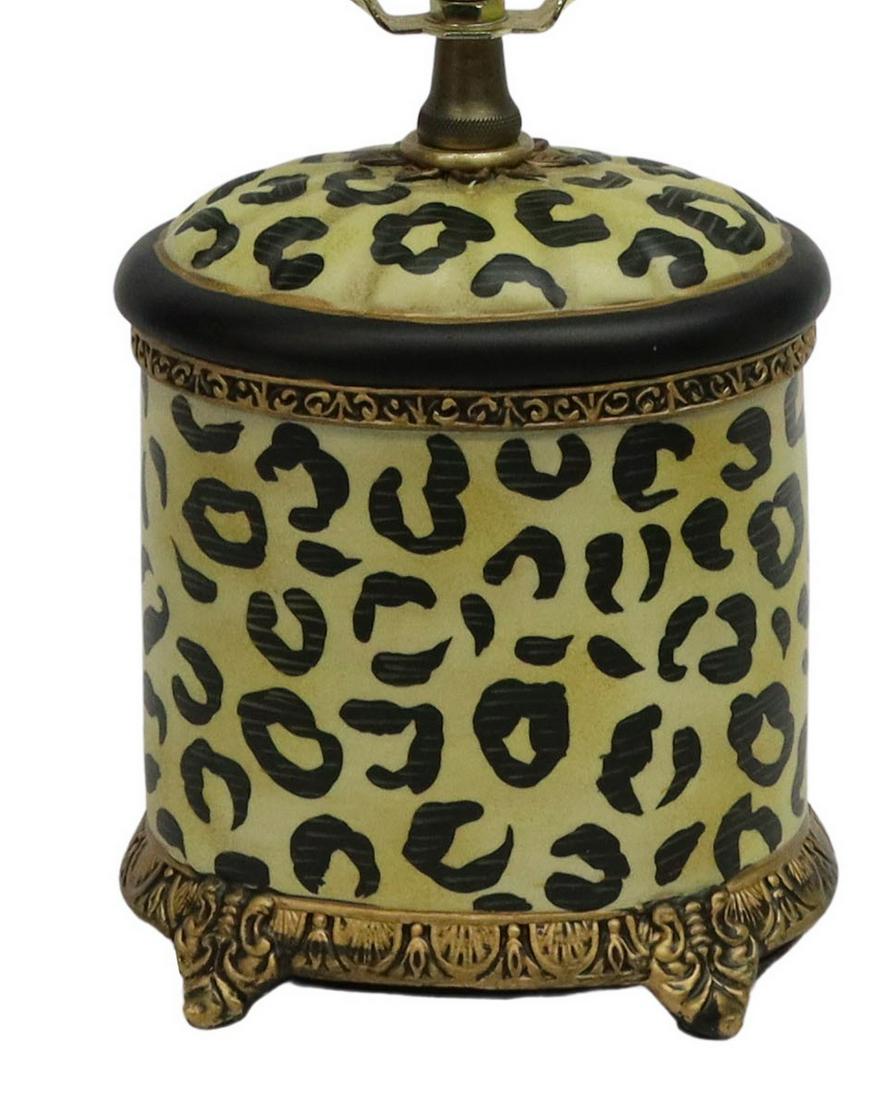 DECORATIVE ANIMAL PRINT CERAMIC & METAL TABLE LAMP (1 of 3)