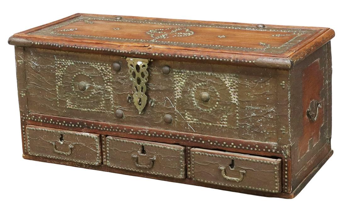 ANTIQUE BRASS-CLAD HARDWOOD SAILOR'S CHEST COFFER (1 of 5)