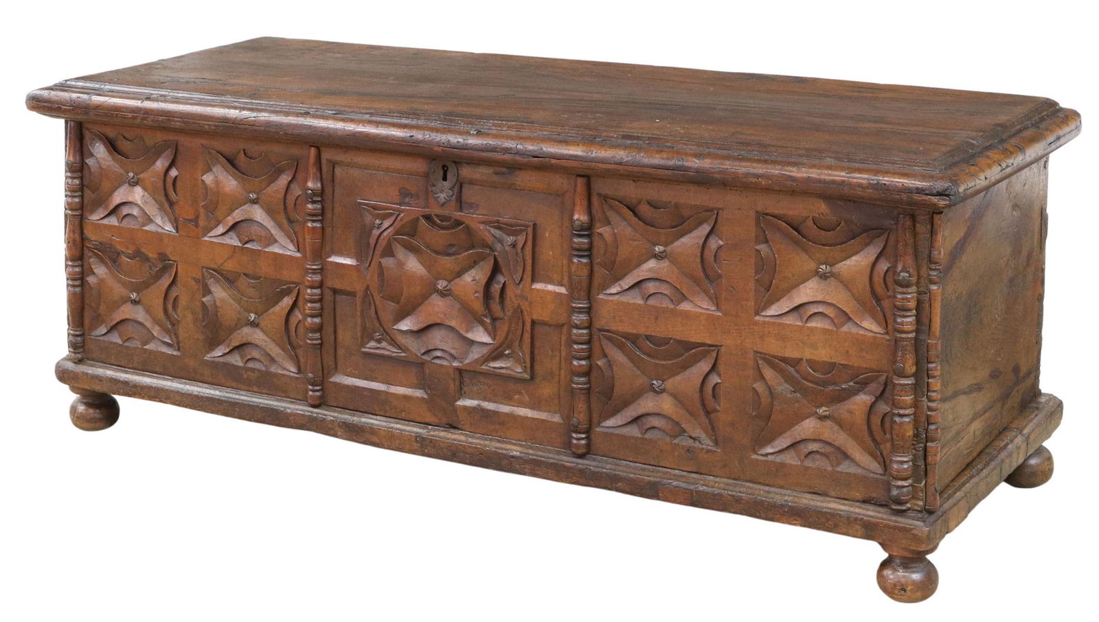 ANTIQUE CONTINENTAL CARVED OAK COFFER (1 of 4)