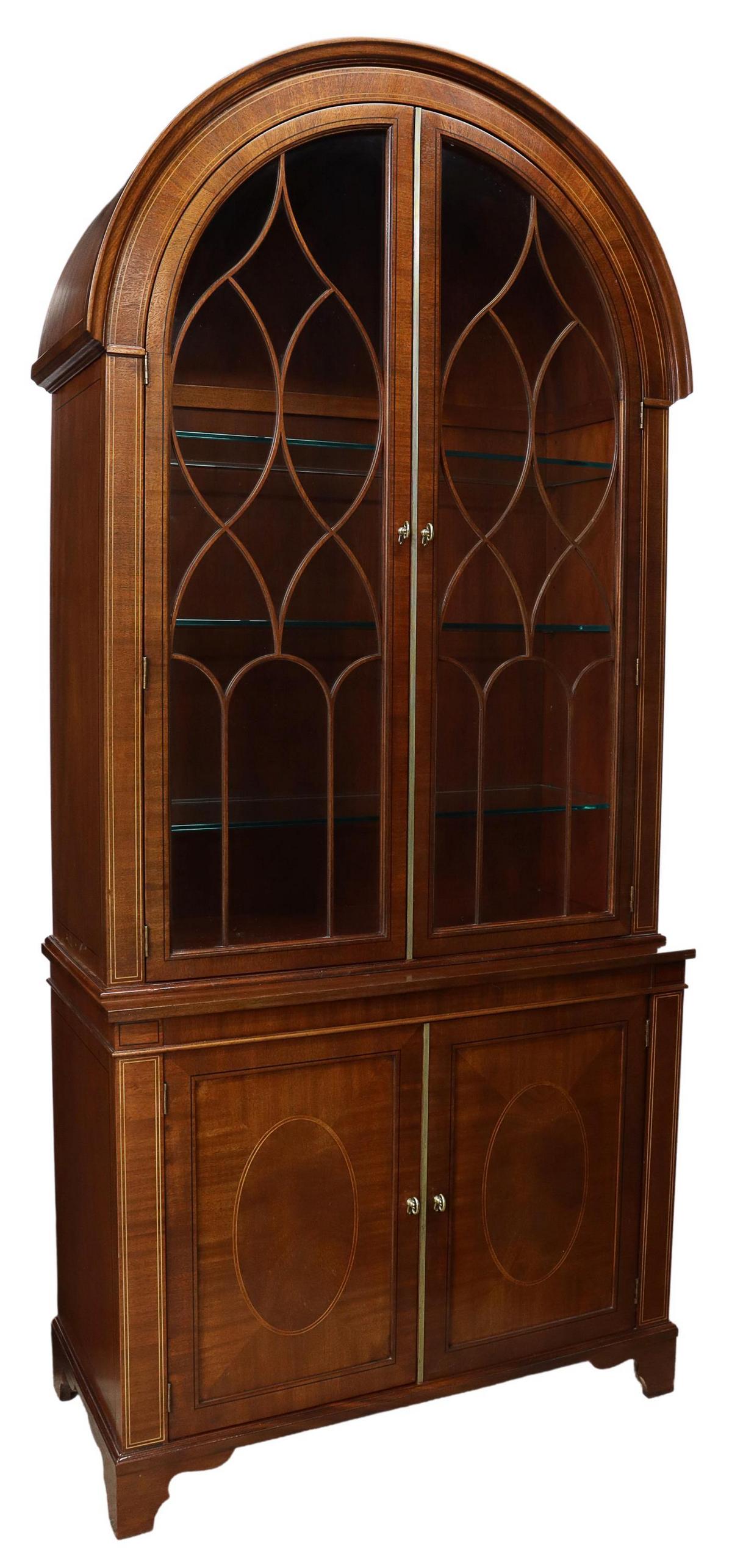 BAKER HISTORIC CHARLESTON BONNET-TOP CHINA CABINET: George III style mahogany bonnet-top display/ china cabinet, from the Historic Charleston Collection by Baker Furniture Company, late 20th c., adapted from an English original found in the Joseph Mani