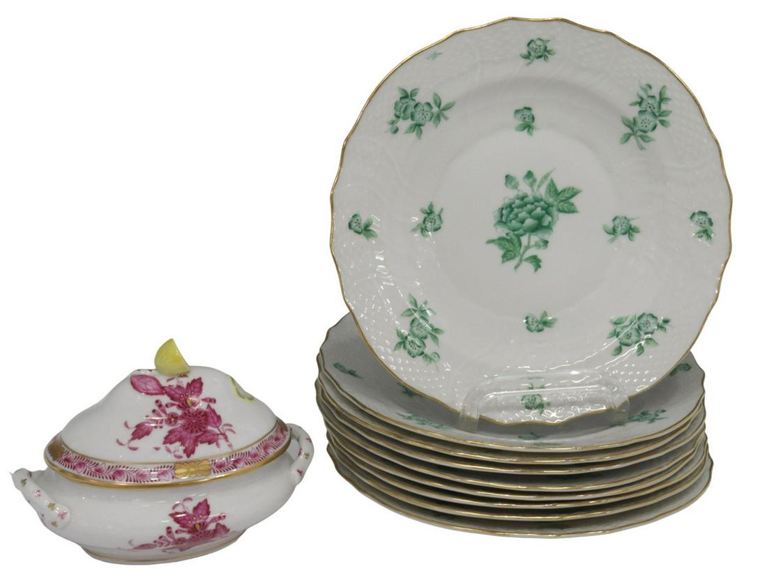 10) HEREND 'NANKING' PLATES, 'CHINESE' MINI TUREEN: (lot of 10) Herend hand-painted porcelain table items, including: (1) miniature lidded tureen, in the "Chinese Bouquet" raspberry pattern, with lemon finial, approx 5.25"w, (9) salad plates, in the "N