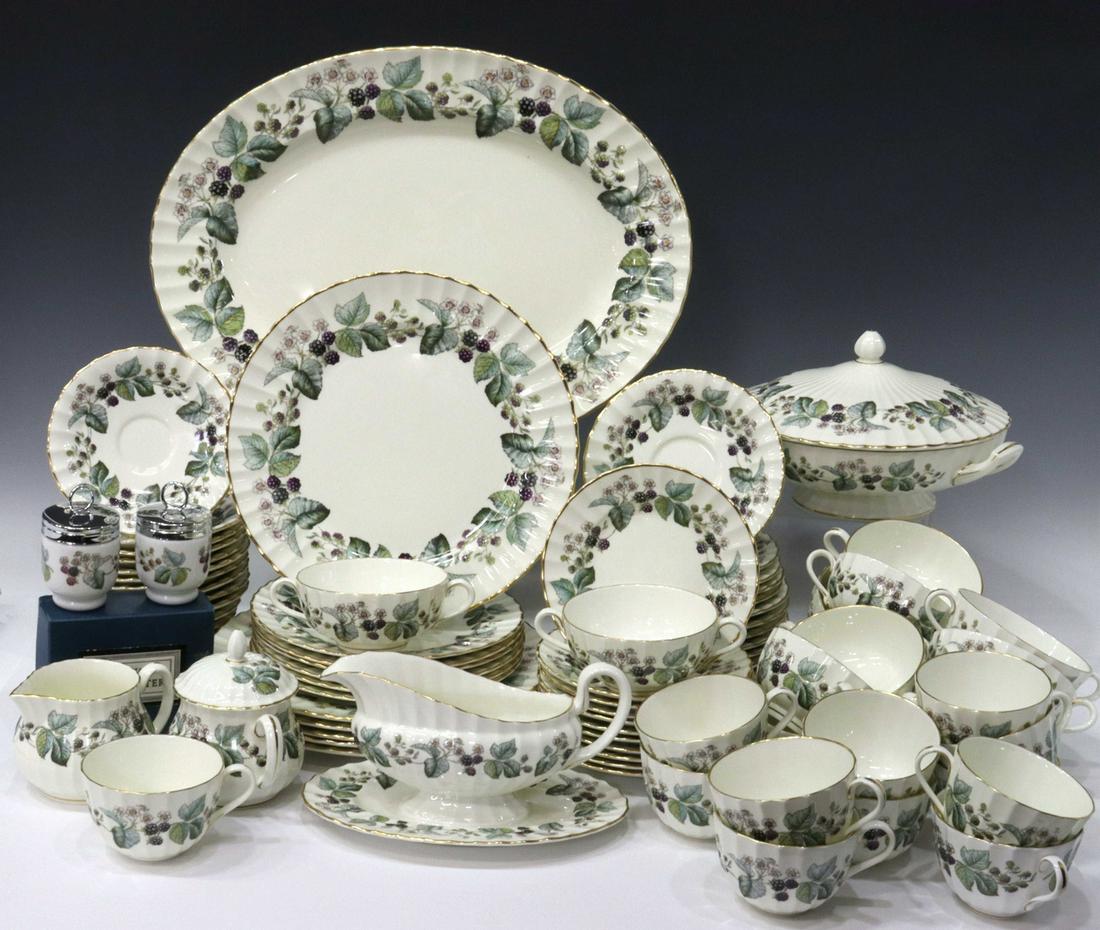 (82) ROYAL WORCESTER 'LAVINIA' BONE CHINA SERVICE: (lot of 82) English Royal Worcester "Lavinia" bone china dinner service, late 20th c., comprising: (6) dinner plates, approx 10.5"diam, (6) salad plates, approx 8 1/8"diam, (12) bread and butter plate