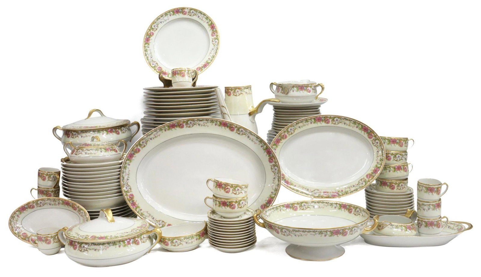 (106) HAVILAND LIMOGES 'PORTLAND' DINNER SERVICE: (lot of 106) French Limoges porcelain dinner service, Haviland & Company, in the "Portland" pattern, 20th c., comprising: (7) dinner plates, approx 9.75"diam; (10) luncheon plates, approx 8.75"diam; (