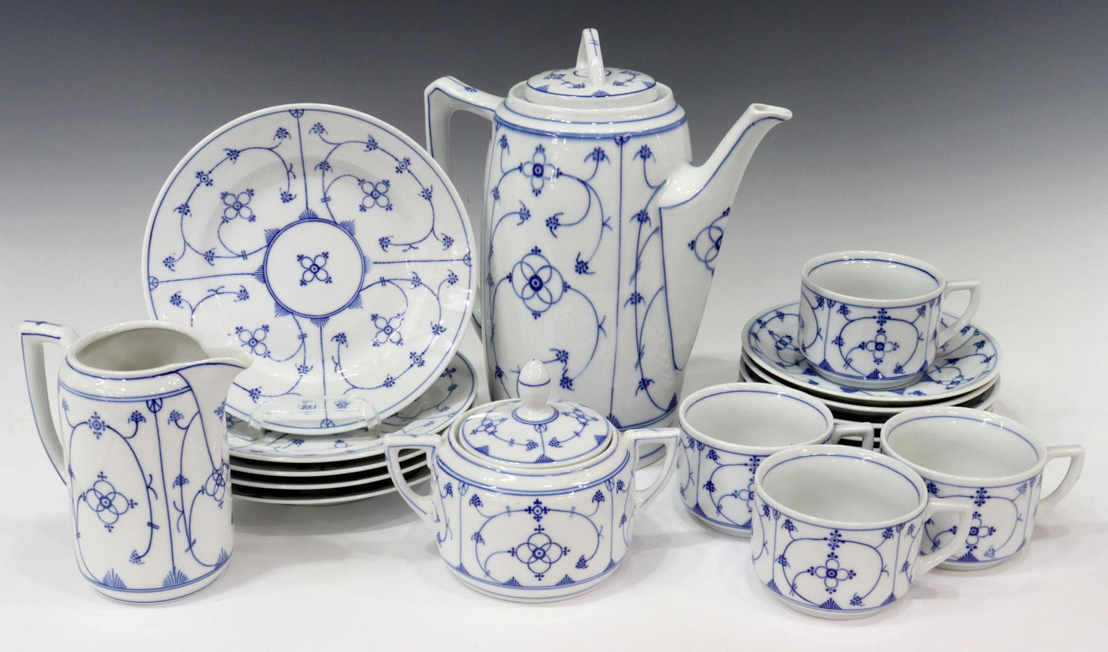 (18) GERMAN BLUE & WHITE PORCELAIN COFFEE SERVICE: (lot of 18) German blue and white porcelain assembled coffee/ dessert service, various makers including Felda Rhon and Reinecke, including: (5) dessert plates, approx 7.5"diam, (4) cups with (6) sauce