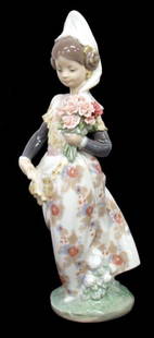 LLADRO PORCELAIN FIGURE, VALENCIAN LADY #1304: Lladro porcelain figure, Valencian Lady, #1304, 9.5"h, 2.75"w, 3"d, 1lb