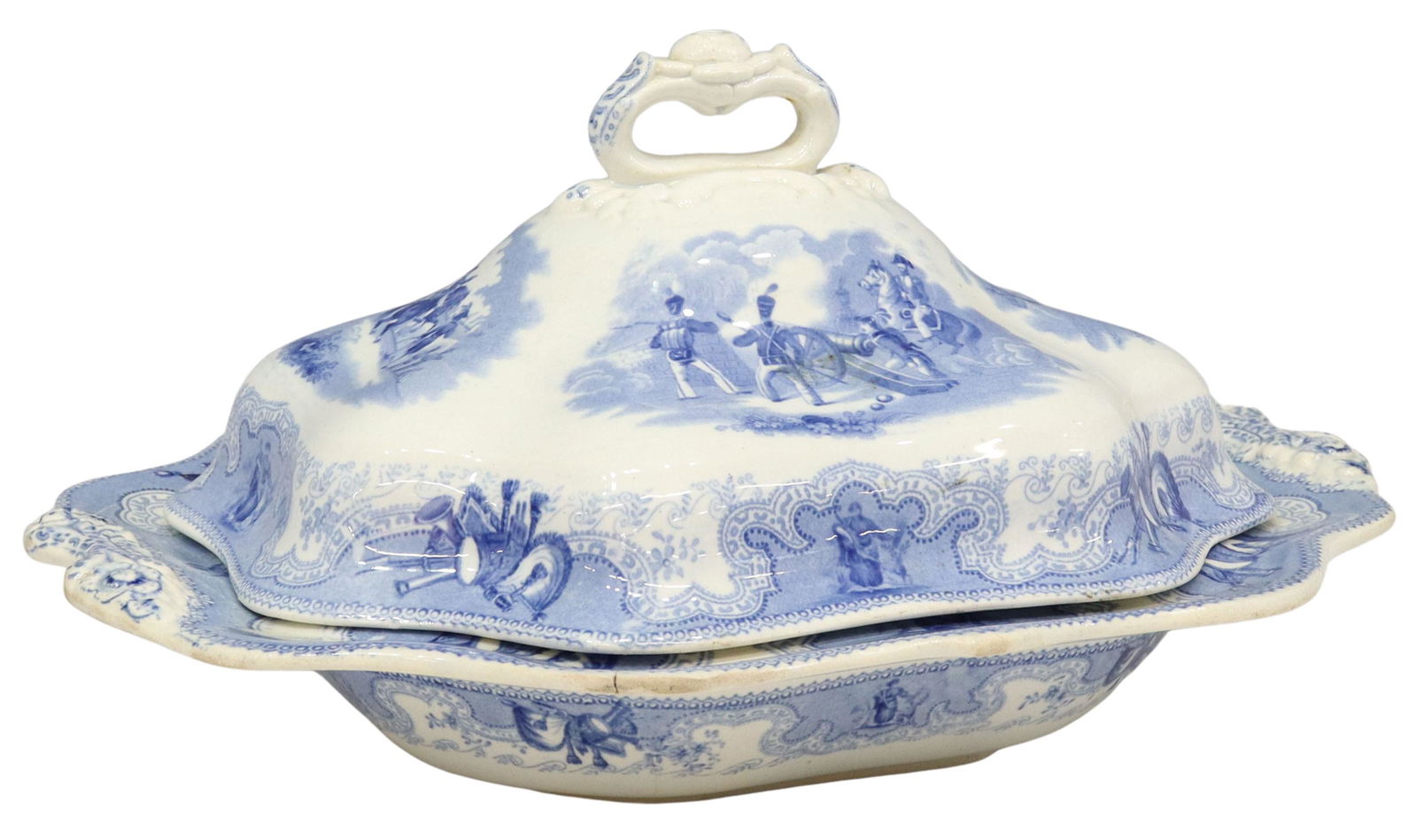 STAFFORDSHIRE TEXIAN CAMPAIGNE COVERED VEGETABLE: Scarce English Staffordshire covered vegetable bowl, in the "Texian Campaigne" pattern, James Beech, c.1850, with blue transfer printed decoration, depicting various scenes including Battle of Buena V