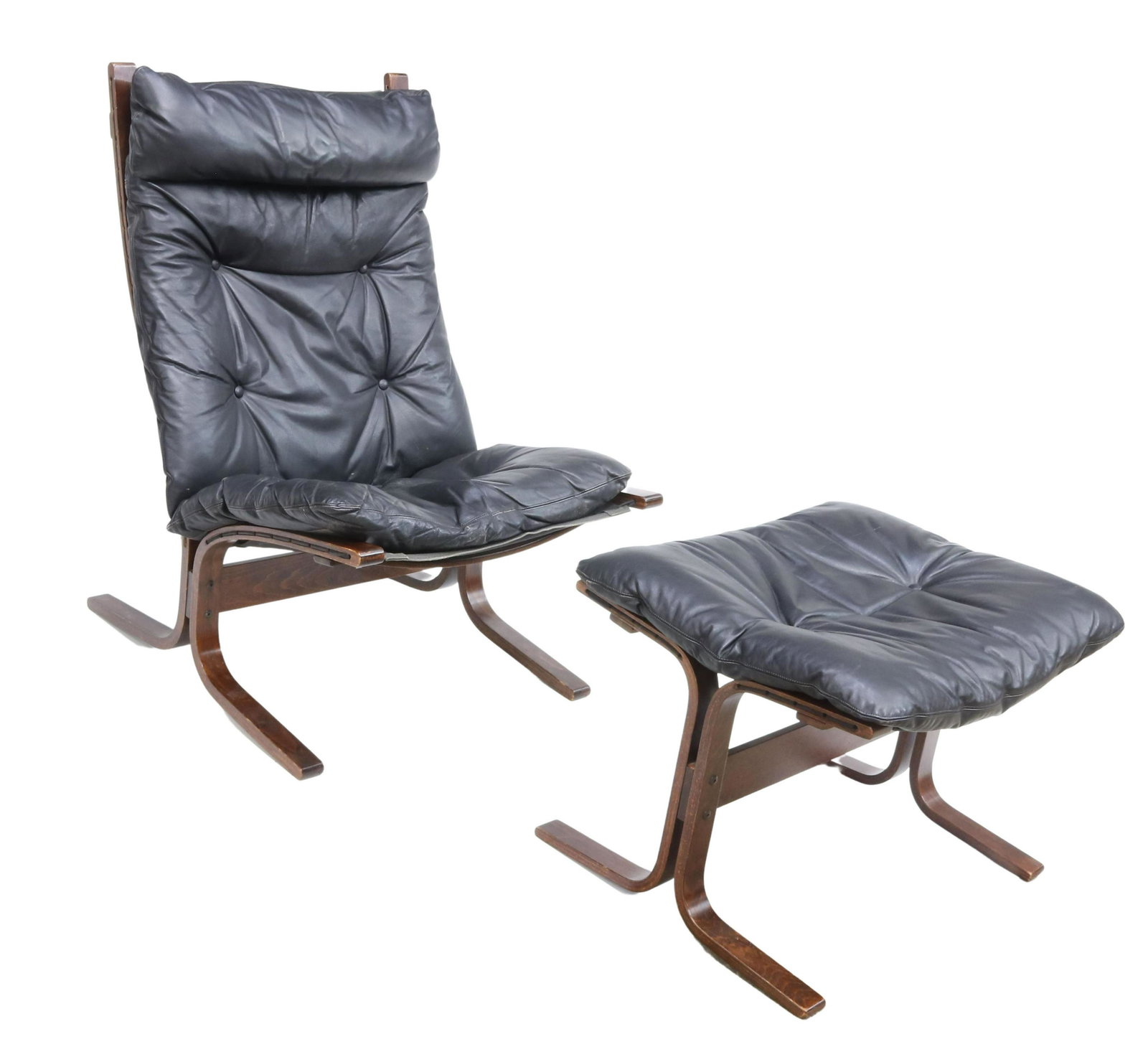 (2) MID-CENTURY WESTNOFA SIESTA CHAIR & OTTOMAN: (lot of 2) Mid-century modern Siesta chair and ottoman, designed by Ingmar Relling (1920-2002) for Westnofa Furniture, Norway, including: (1) lounge chair, bentwood frame, canvas sling seat, tufted cu