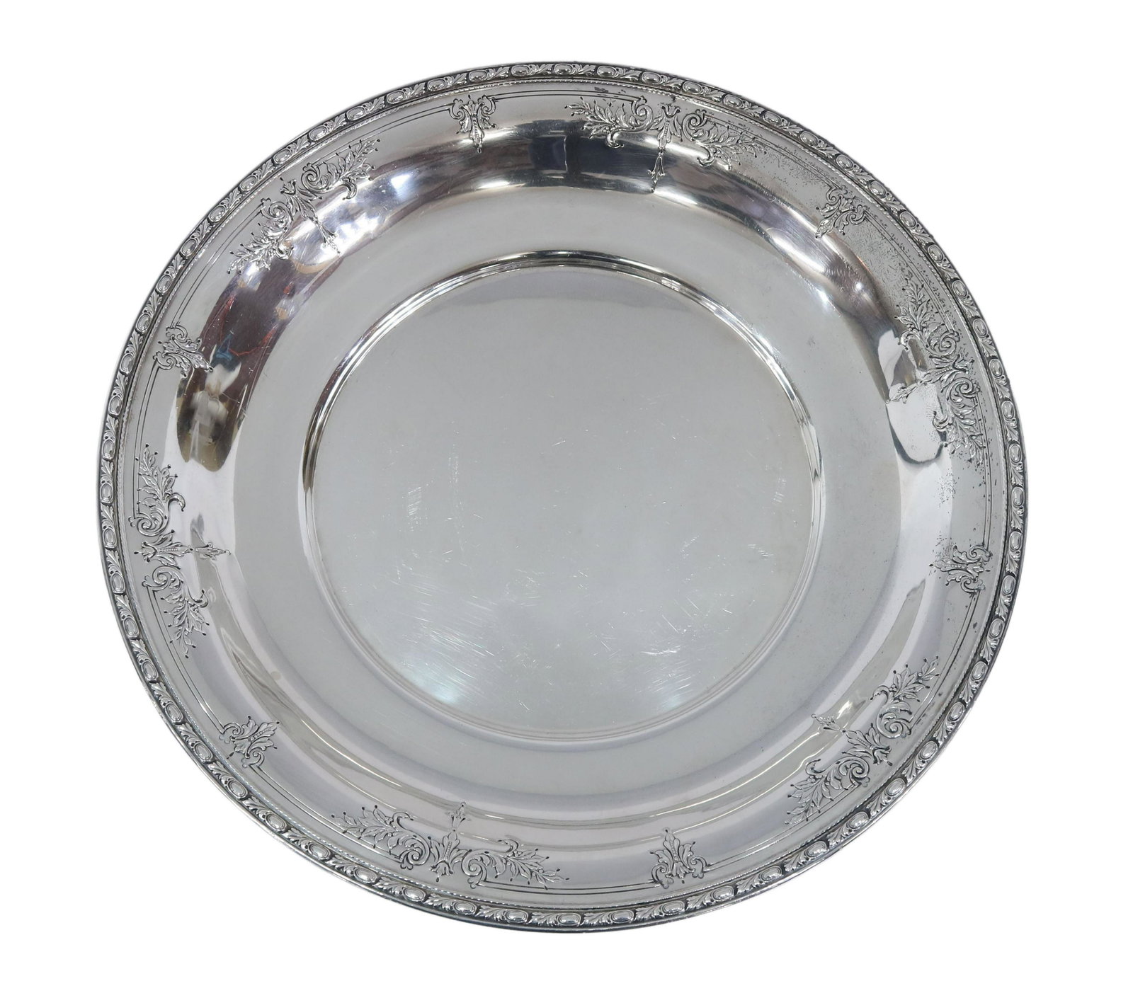 WATSON STERLING SILVER 11.5" ROUND VEGETABLE BOWL: American sterling silver round vegetable bowl, Watson Company, Massachusetts, gadrooned rim, floral and foliate pattern, marked underfoot, approx 11.5"diam, 15.12ozt Start Price: $200.00