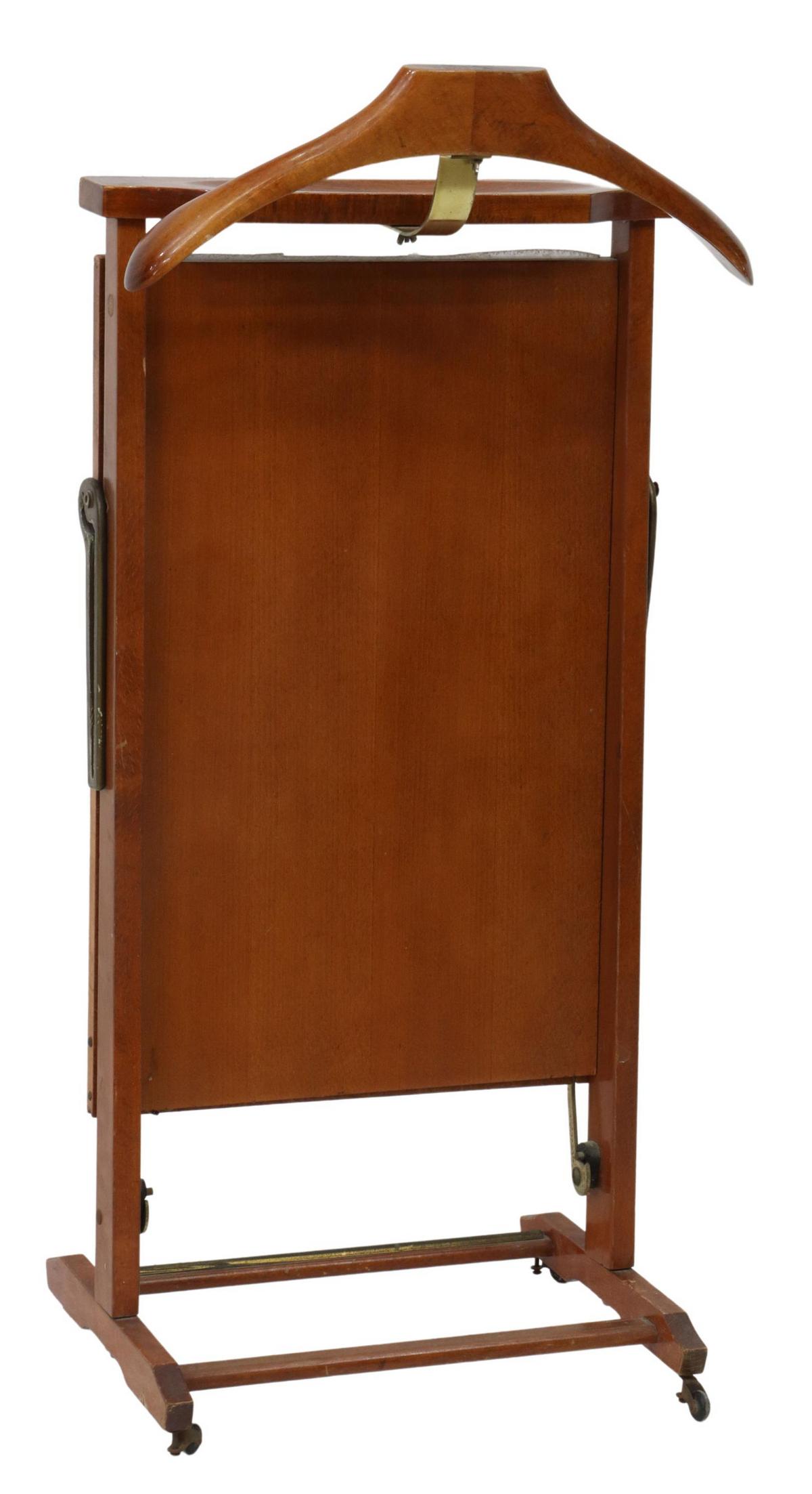 ITALIAN MID-CENTURY MODERN GENTLEMAN'S VALET (1 of 6)