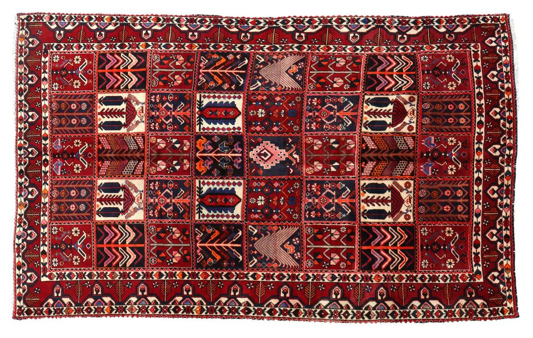 HAND-TIED PERSIAN BAKTIARI RUG, 9'4" X 6' (1 of 3)