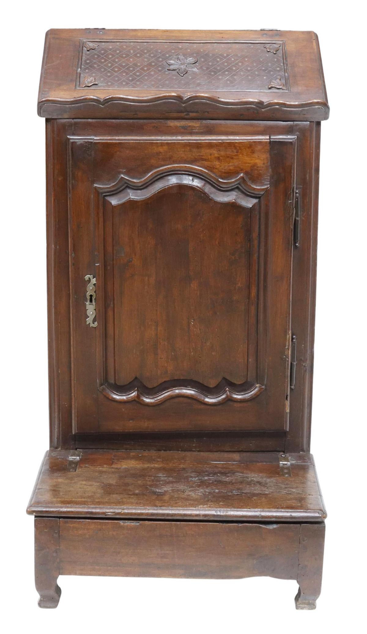FRENCH PROVINCIAL CARVED WALNUT PRIE-DIEU KNEELER (1 of 4)