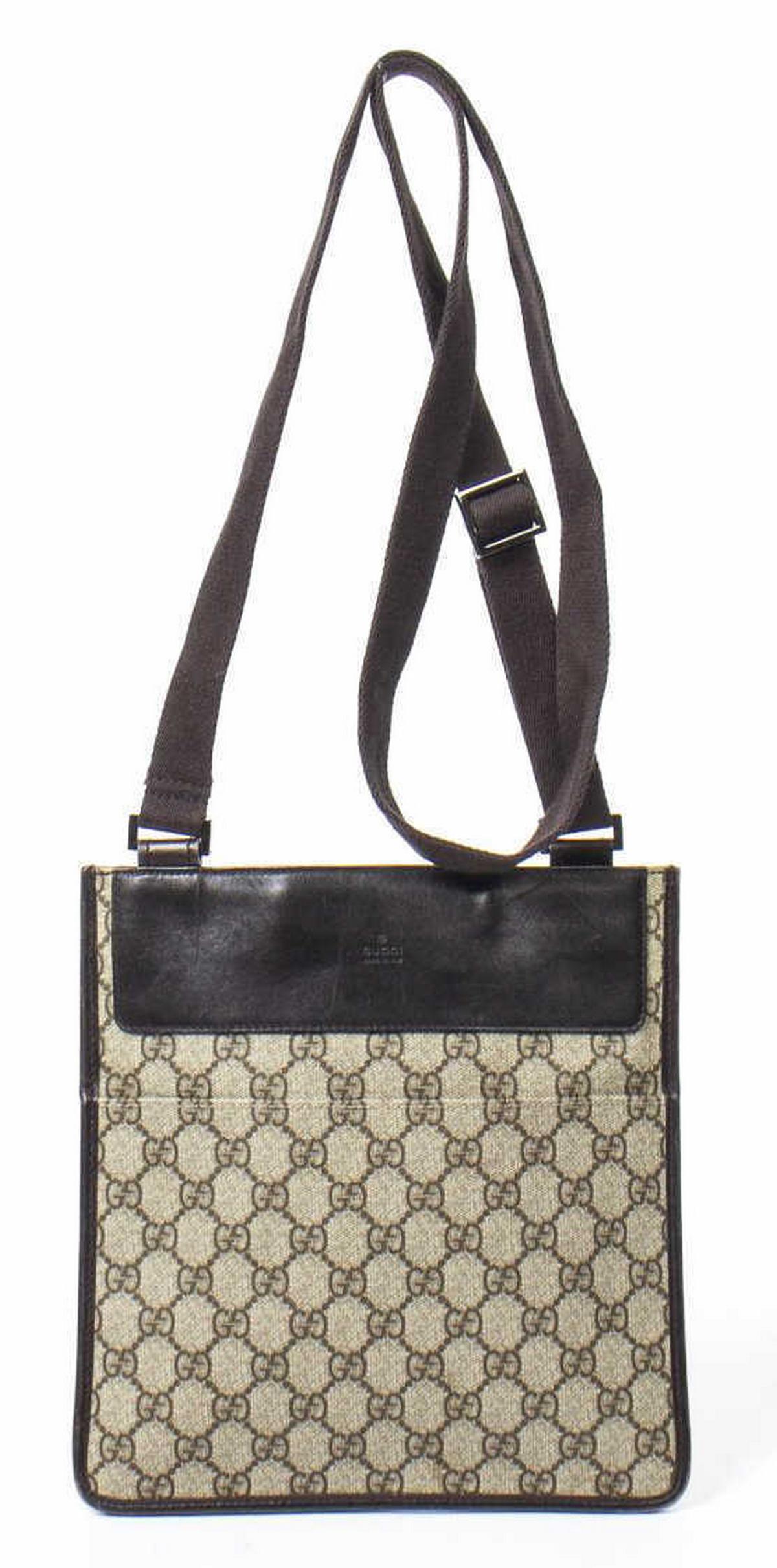 GUCCI GG SUPREME COATED CANVAS MESSENGER BAG (1 of 7)