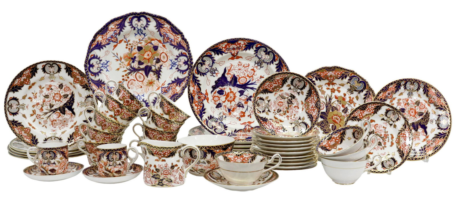 (46) ROYAL CROWN DERBY 'KINGS' DINNER SERVICE: (lot of 46) English bone china service, Royal Crown Derby, in the "Kings" pattern, assembled, late 19th to early 20th c., including: (6) dinner plates, slightly varied in pattern and size, largest: ap
