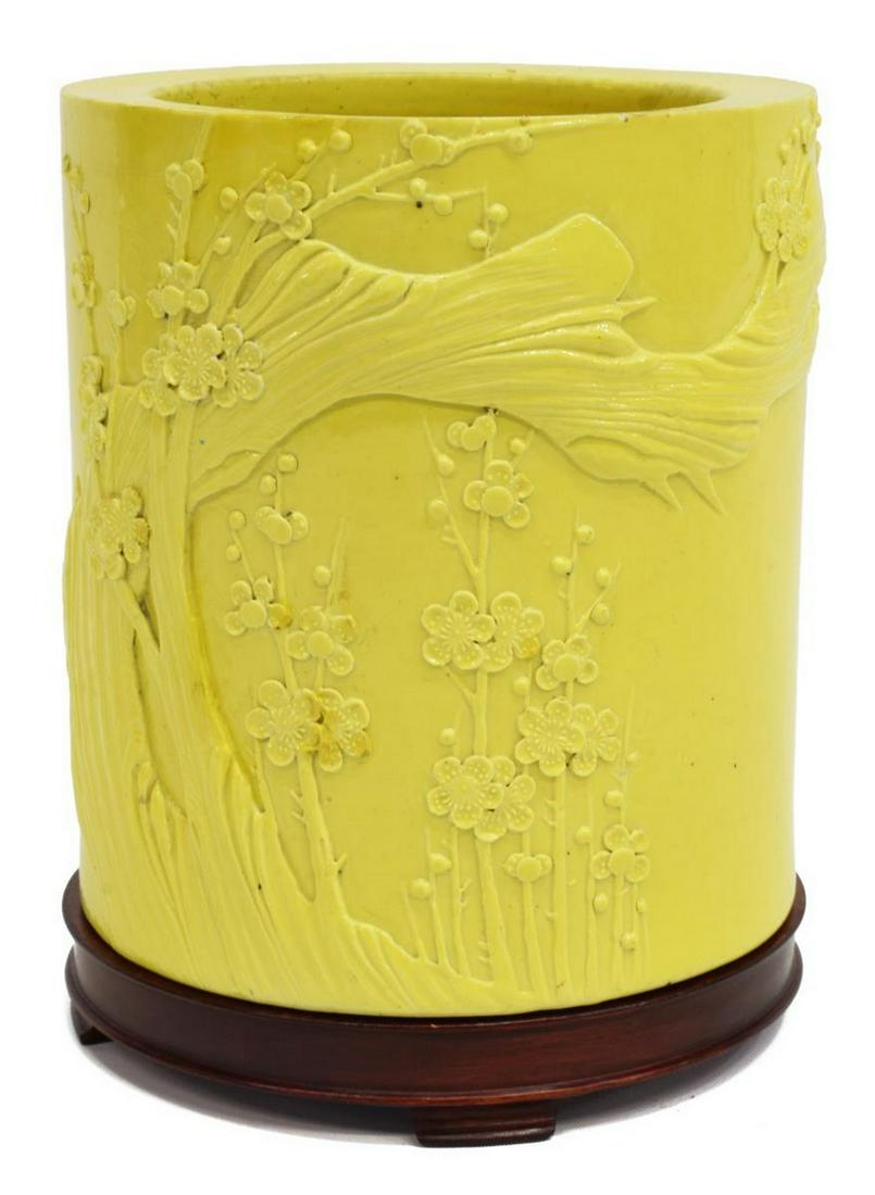 CHINESE FAMILLE JAUNE PORCELAIN BRUSH POT, 19TH C. (1 of 4)