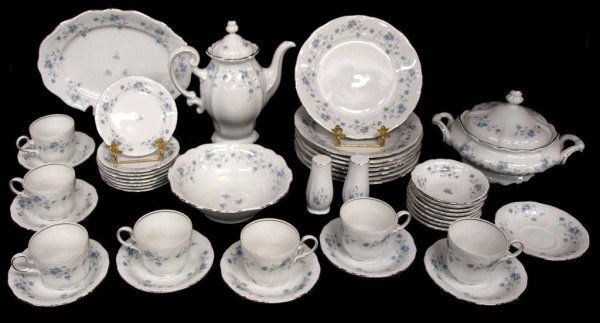 JOHANN HAVILAND BAVARIA PORCELAIN DINNER SERVICE