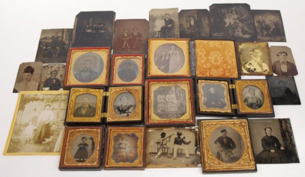 (26) DAGUERROTYPES, AMBROTYPES, MINSTREL PLAYERS