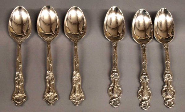 AMERICAN STERLING SILVER FLORAL MOTIF TEASPOONS