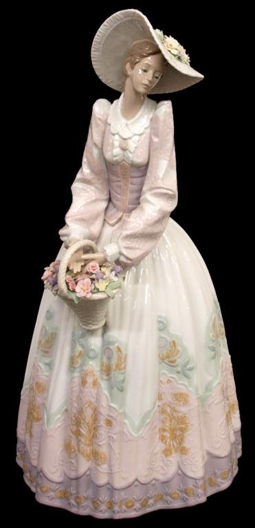 LLADRO PORCELAIN FIGURE #1818, "SPRING COURTSHIP"