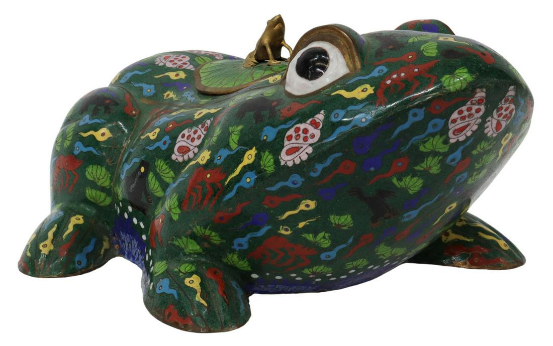 CHINESE CLOISONNE ENAMEL FROG TABLE BOX (1 of 6)