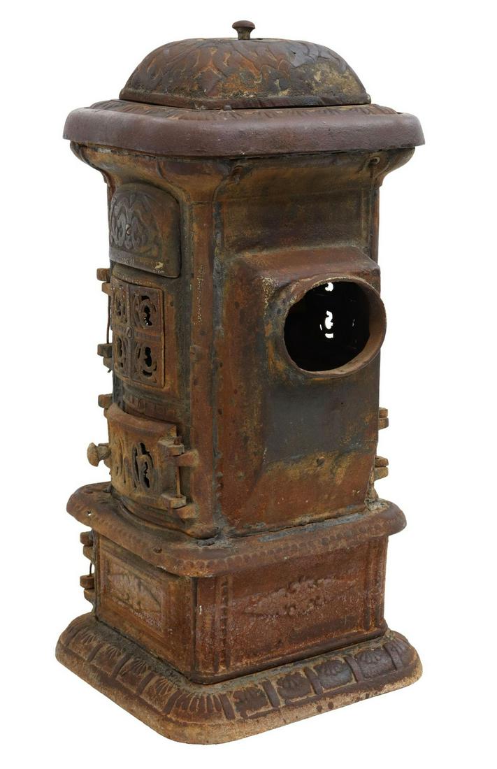 ARCHITECTURAL CAST IRON STOVE (1 of 5)
