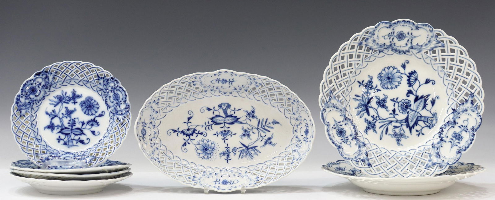 (7) MEISSEN BLUE ONION RETICULATED PORCELAIN (1 of 4)