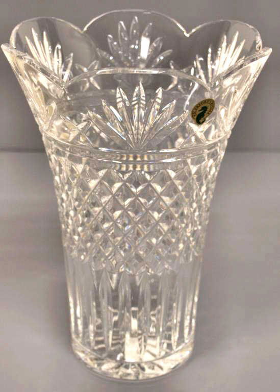 BOXED WATERFORD CRYSTAL VASE, SIERRA PATTERN