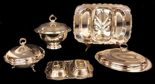 COLLECTION SILVER PLATE SERVICE TABLEWARE, ONEIDA: (lot of 5) Silver plate service dishes comprising: (1) lidded double entree dish, glass lined, shell and floral ornaments in repousse at rim, 4.5"h, 13"w, 9"d; (1) well and tree three-section platter