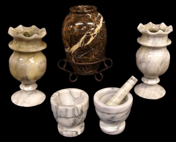 COLLECTION MARBLE VASES & MORTAR & PESTLE: (lot of 6) Marble articles comprising: (1) deep green marble urn form vase veined with white and yellow, set in iron tripartite base, 12"h, 9"d; (2) urn form mortars and (1) pestle in pale grey veined