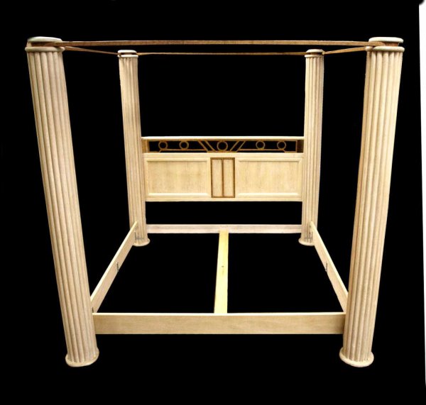 HENREDON LIGHT WASH FOUR POSTER BED: Henredon poster bed having four large reeded pillars in a light wash, 80"l, 84"w inside rails, 88"h, 90"w, 98"d
