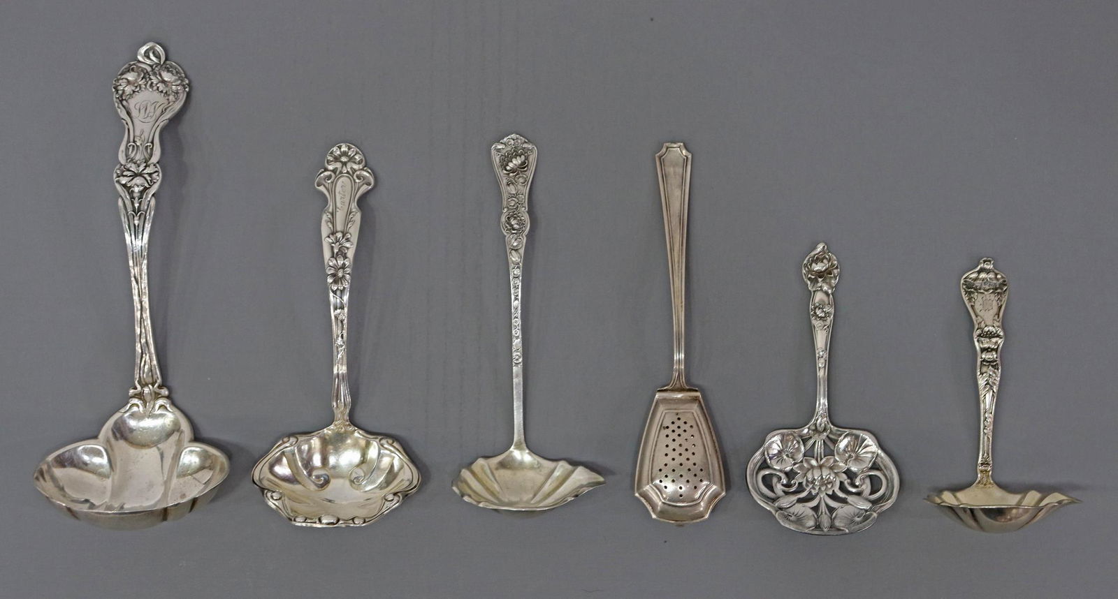 (6) AMERICAN STERLING FLATWARE, LADLES, DESSERT (1 of 9)