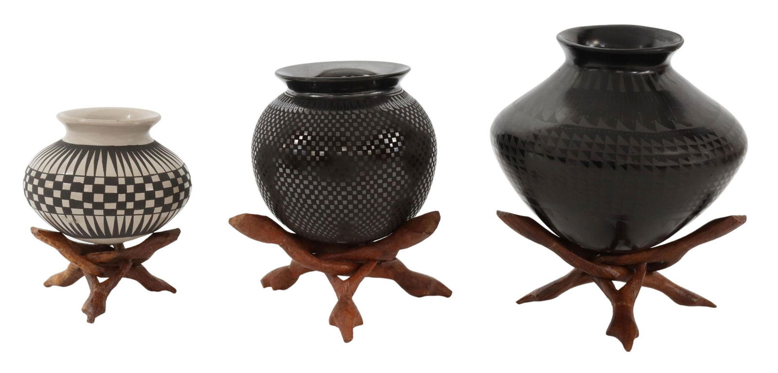 (3) MATA ORTIZ MEXICO POTTERY VESSELS & STANDS (1 of 6)