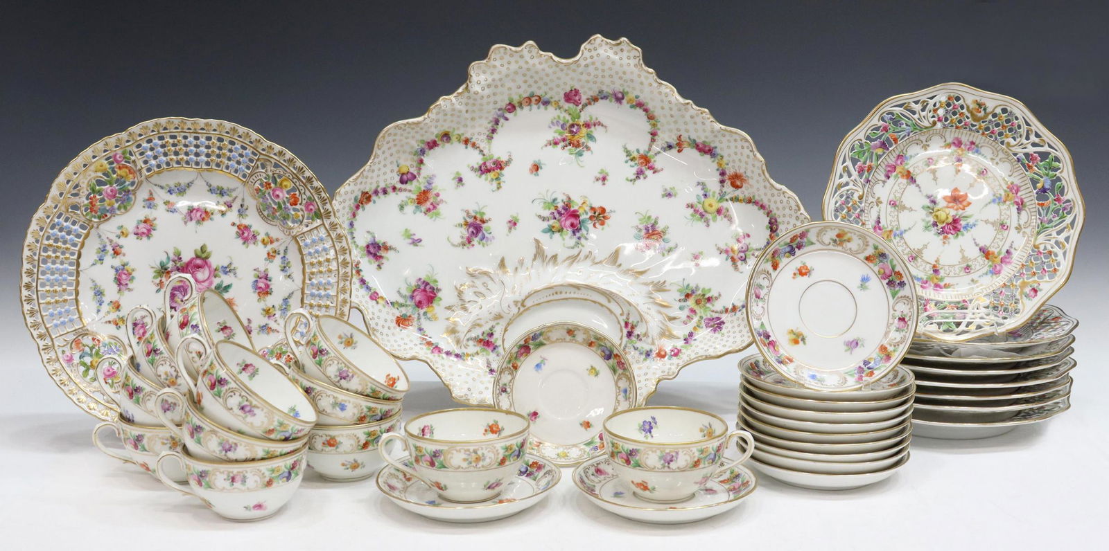 (35) SCHUMANN 'EMPRESS DRESDEN FLOWERS' SERVICE (1 of 9)