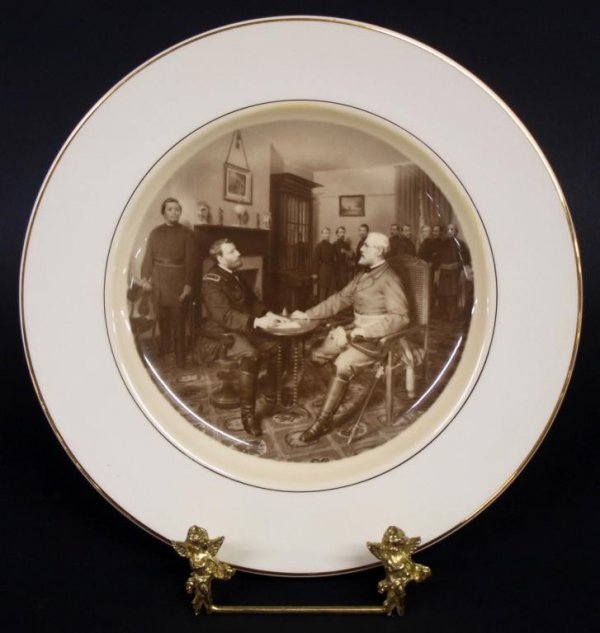 CABINET PLATE, LEE'S SURRENDER TO GRANT, VIRGINIA: Historical collector's cabinet plate, Confederate General Robert E. Lee surrendering the Army of Northern Virginia to Union General Ulysses S. Grant, Appomattox, Virginia, 10"diam, 1lb