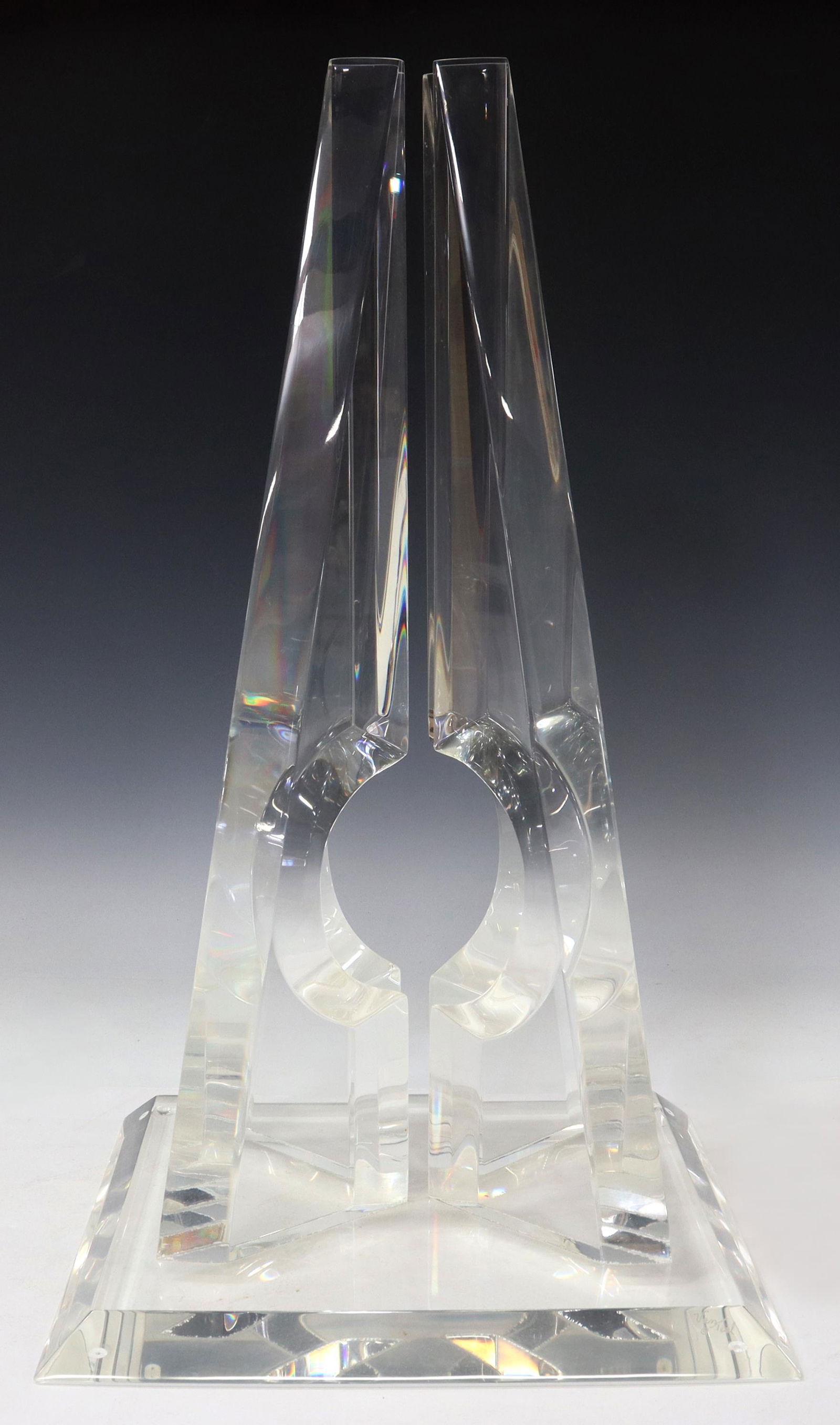 HIVO G. VAN TEAL MODERNIST ACRYLIC SCULPTURE (1 of 5)