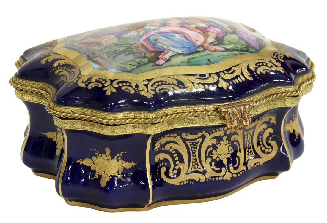 FRENCH SEVRES STYLE PORCELAIN JEWEL CASKET (1 of 7)