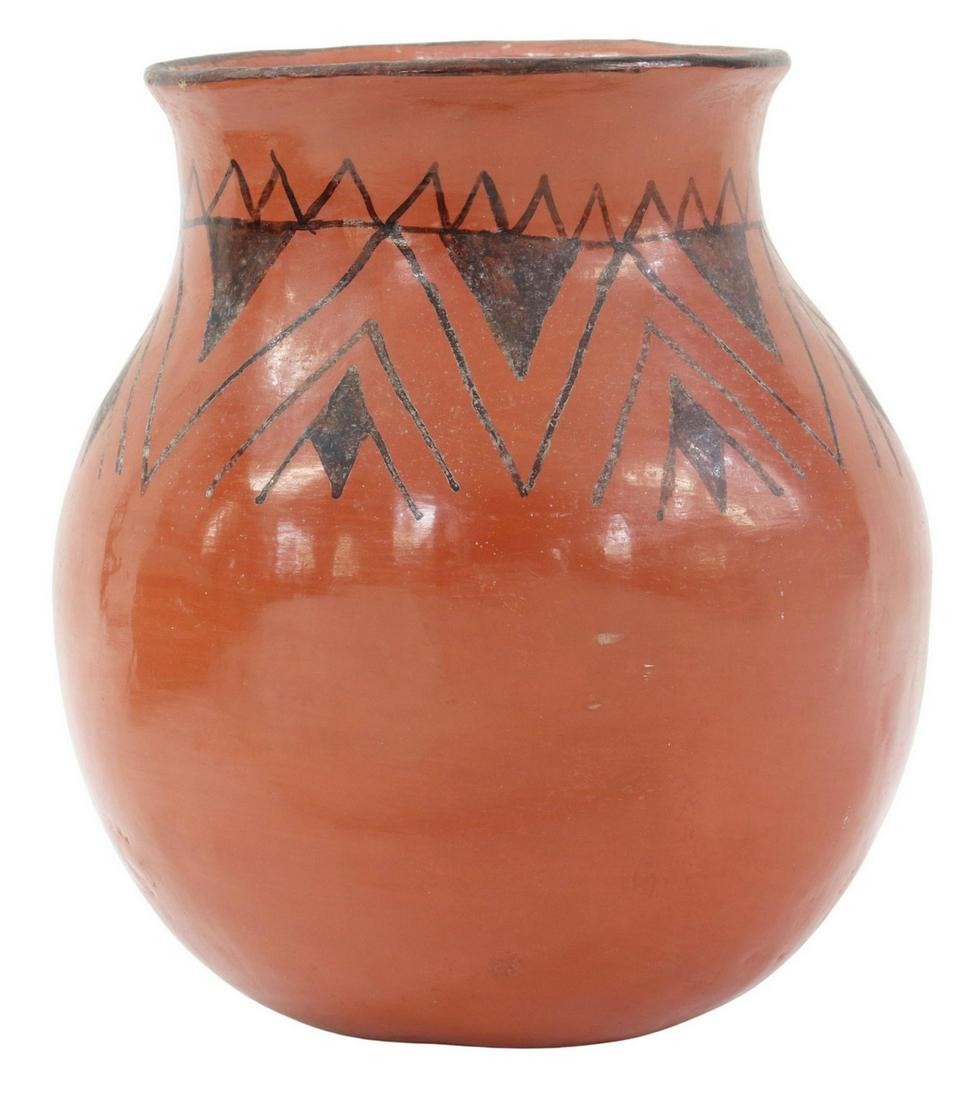 ANITA REDBIRD MARICOPA PEEPOSH PUEBLO POTTERY JAR: Native American pottery, Maricopa PeePosh Pueblo, burnished redware vessel, having globular form with slightly flared rim, signed Aneta Redbird (Anita Redbird, Mariocopa / Piipaash, 20th c.), with lin