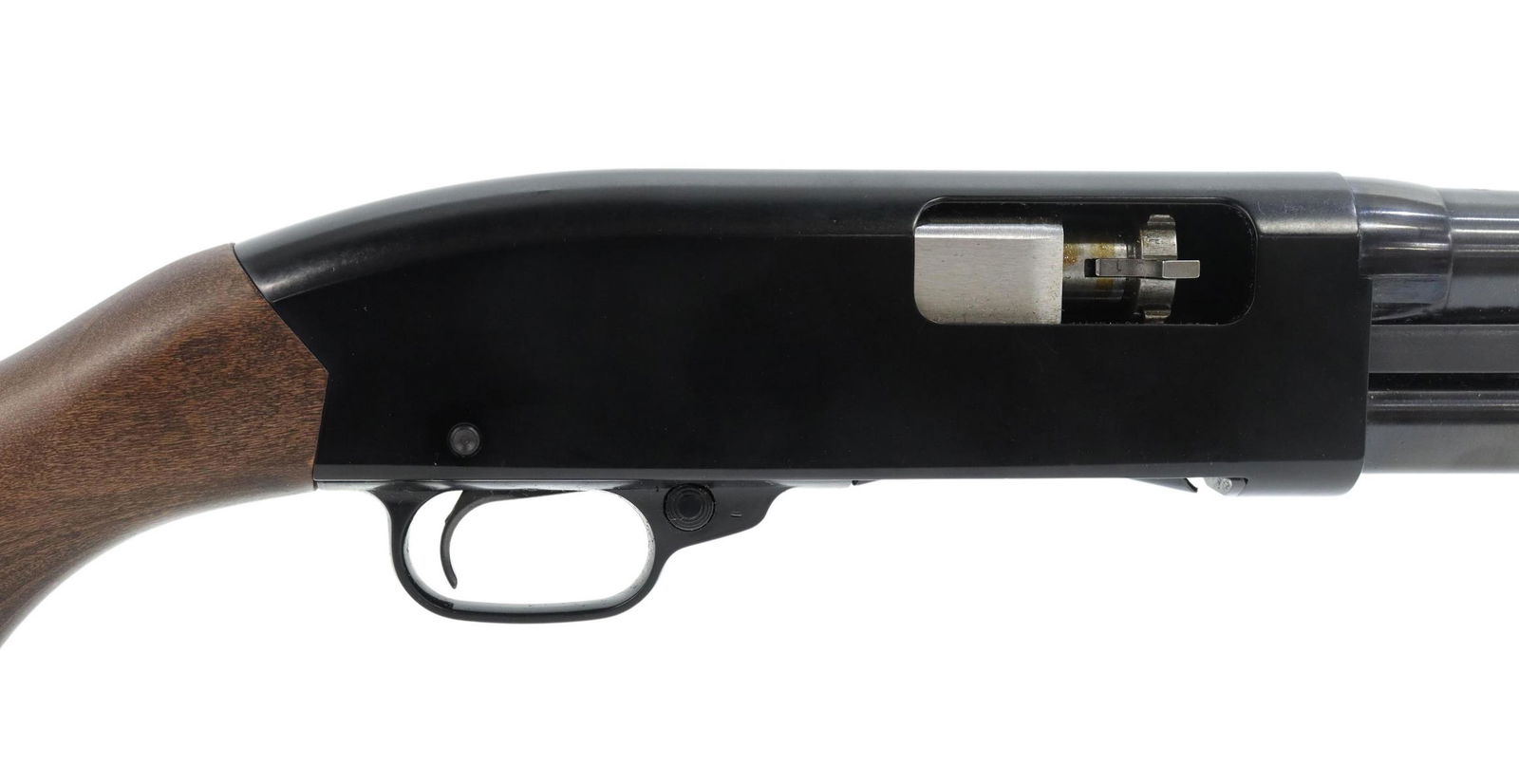 WINCHESTER DEFENDER 12 GAUGE PUMP SHOTGUN (1 of 5)