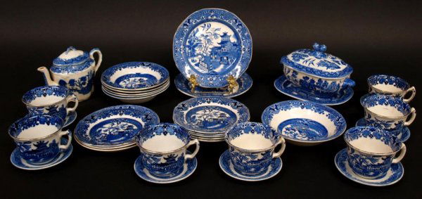 (33) ENGLISH BLUE WILLOW CHINA, RIDGEWAY, BURLEIGH: (lot of 33) English Blue Willow china: (21) Burleighware by Burgess & Lee, c. 1930's and forward, including seven tea cups, 2.5"h, five bowls, 6"d, one bowl, 6.2"d, two plates, 6"d., three saucers, 5.