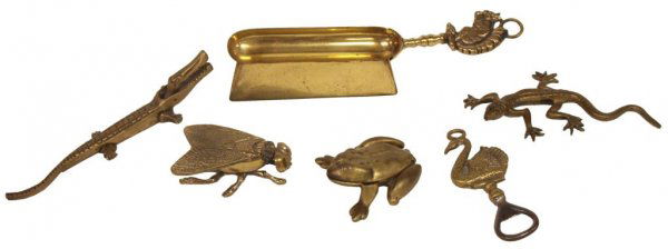 GROUP BRASS ANIMAL & INSECT DECORATIVE OBJECTS: (lot of 6) Collection of brass objects,animals and insects, including bug and frog form ashtrays, alligator nutcracker, crumb tray having a squirrel finial, largest: 1"h, 11"w, 3.5"d, 3lbs total
