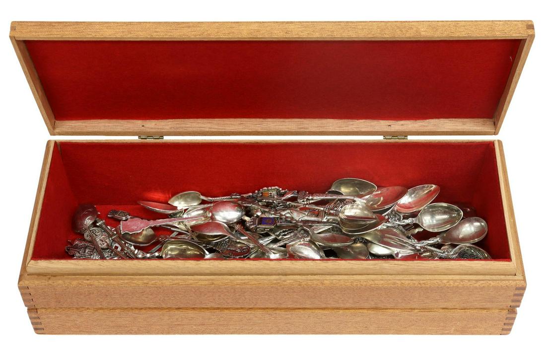 (LOT) COLLECTION OF EUROPEAN SOUVENIR SPOONS (1 of 4)