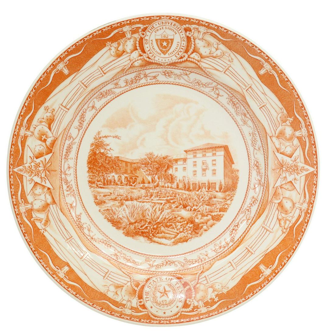 WEDGWOOD UT 'LITTLEFIELD DORM' COMMEMORATIVE PLATE (1 of 3)