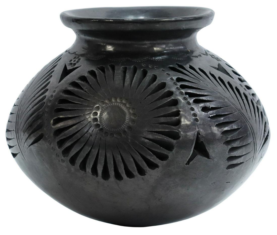 OAXACA MEXICO PIERCED BLACKWARE POTTERY OLLA (1 of 4)