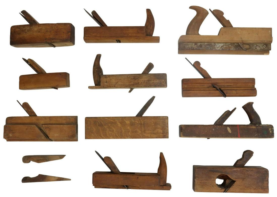 (LOT) ANTIQUE WOODWORKING PLANES & FRUIT BOX (1 of 7)