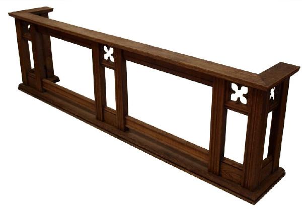 ANTIQUE RELIGIOUS CONTINENTAL CARVED ALTAR RAIL: Continental oak altar rail with quatrefoil carving, 19th c., 26"h, 80"w, 14"d