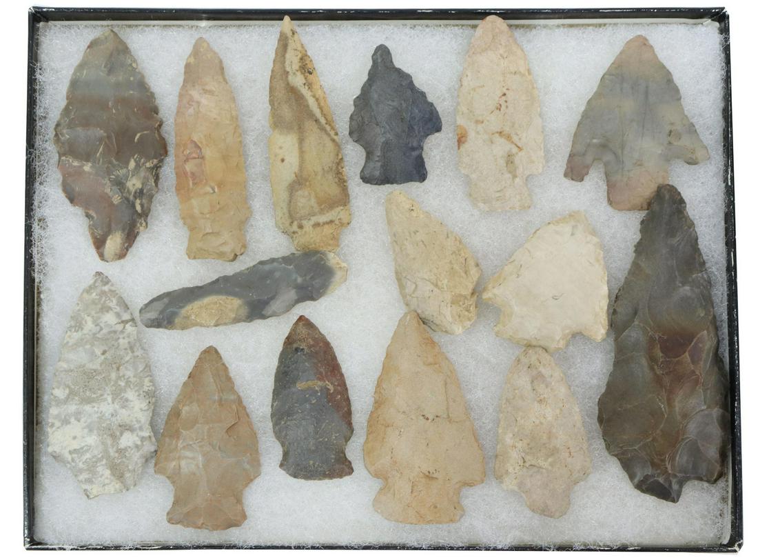 (15) NATIVE AMERICAN ARTIFACT GROUP, ARROWHEADS (1 of 2)
